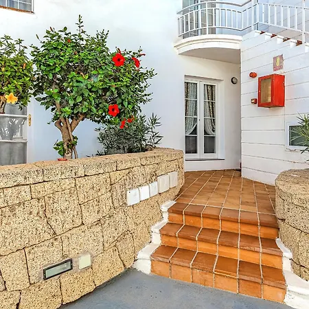 Apartment 2 Bedroom In Fanabe *