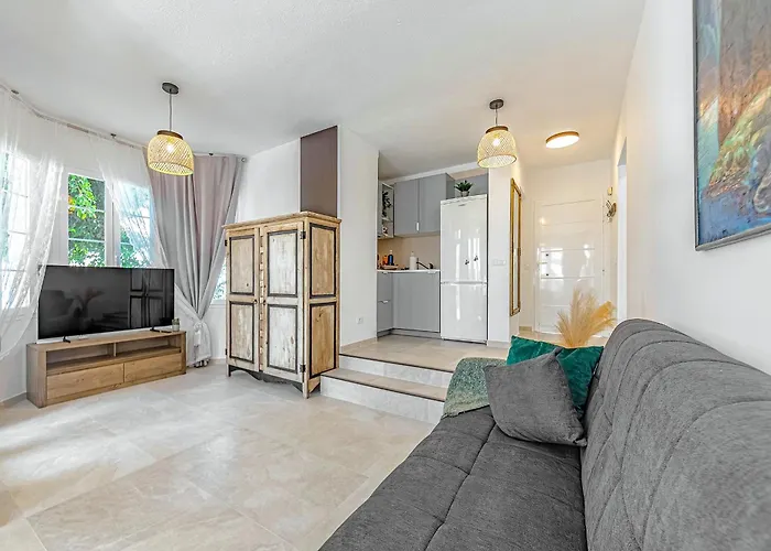 شقة 2 Bedroom In Fanabe أذيخي