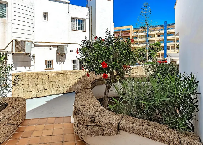 2 Bedroom In Fanabe شقة